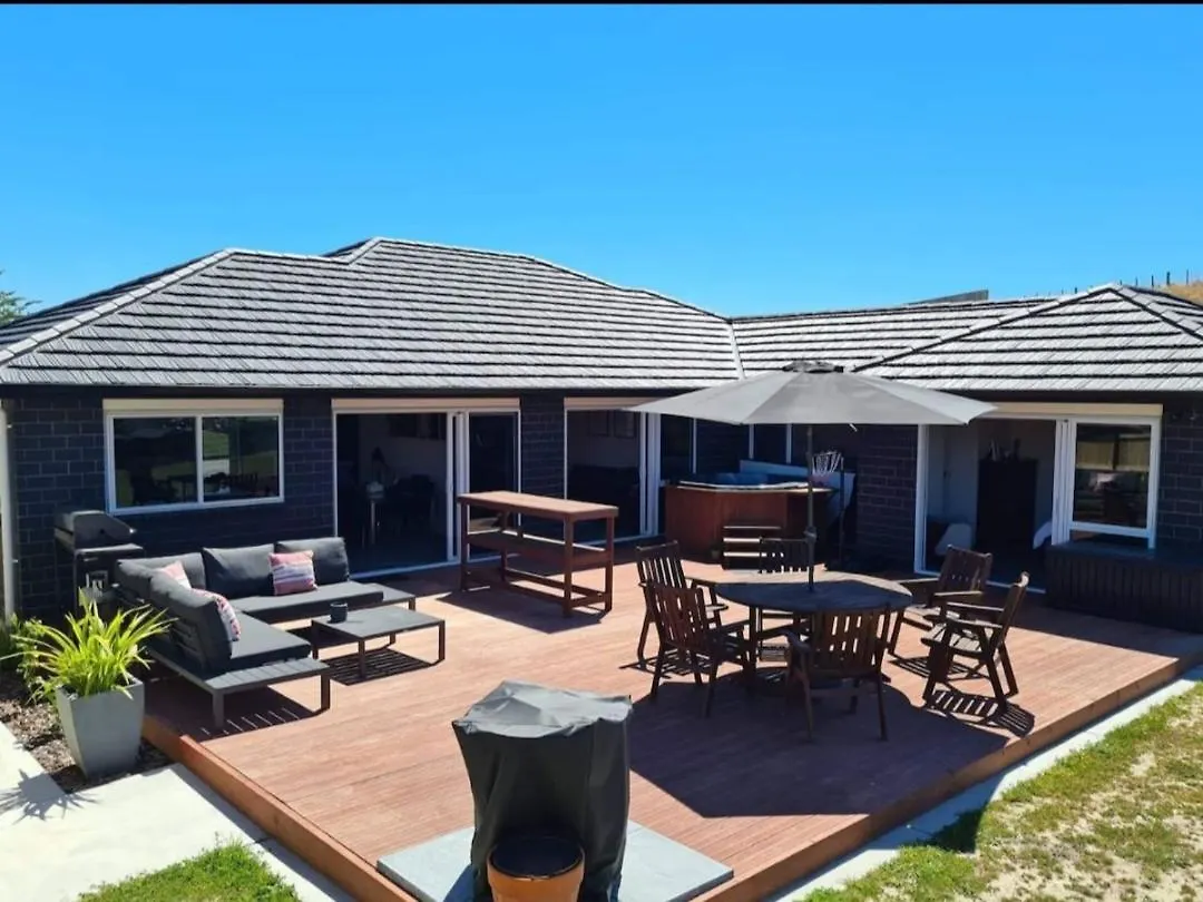 Holiday home Mountain View Home And Studio Rotorua
